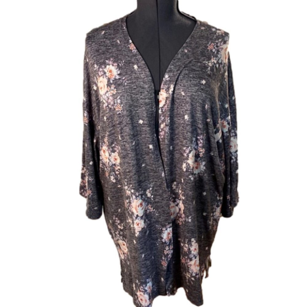 Rose + Vine Women’s Wide Sleeve Open Grey Floral Cardigan (Size M - L)